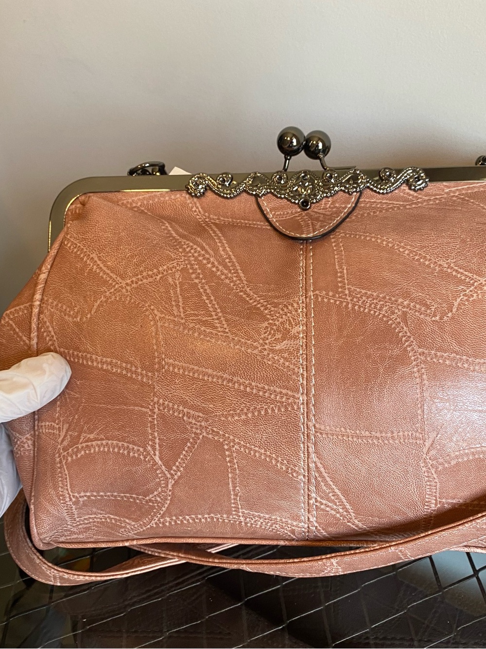Stylish Dusty Rose Women’s Shoulder Bag - Soft Pink Crossbody - Picture 3 of 6